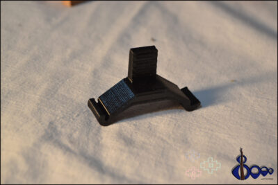 Cello microphone mount