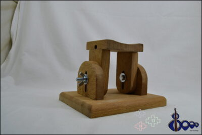 Guitar neck support adjustable model