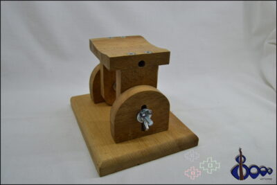 Guitar neck support adjustable model