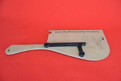 Thumb rest for Fender Jazz V post 2010 (M-9)