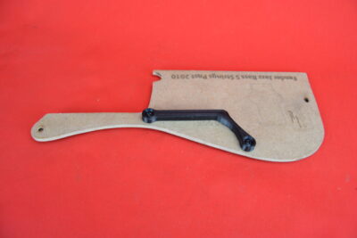 Thumb rest for Fender Jazz V post 2010 (M-3)