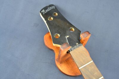 Guitar wall hanger - Wood