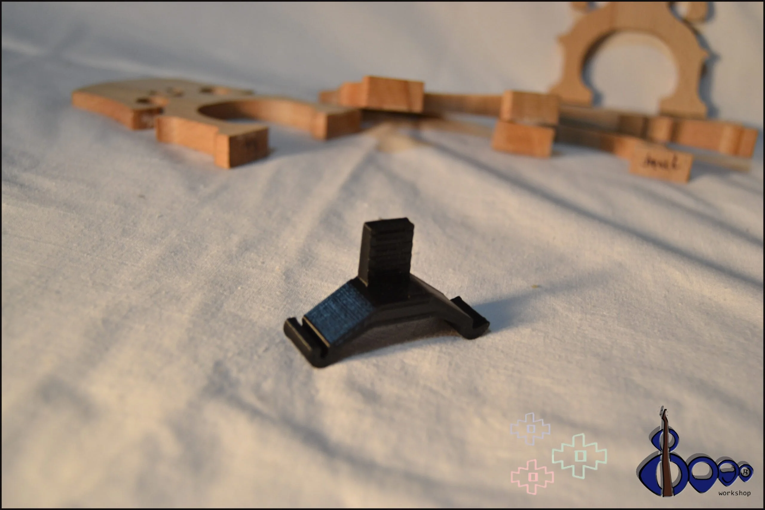 Cello microphone mount
