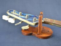 Guitar wall hanger - Wood